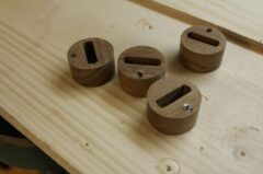 Fertige Fin-Plugs mit Madenschrauben