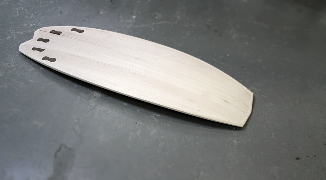 Hollow-Wood-Surfboard aus Paulownia mit Vanguard-Shape