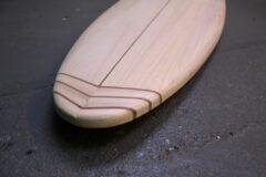 Tail-Block aus Paulownia mit Mahagonistreifen