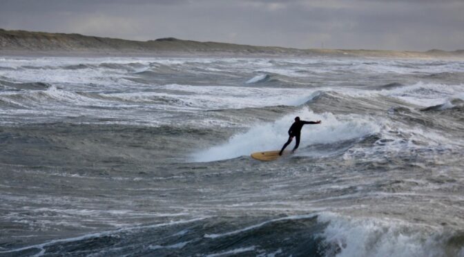 Wellenreiten in Hvide Sande