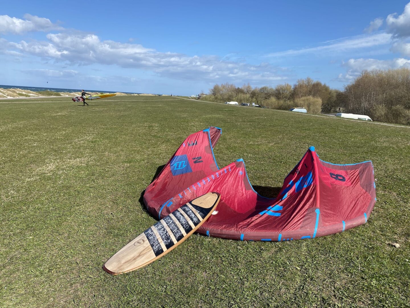 Kitesession mit neuem Surfbrett in Heidkate